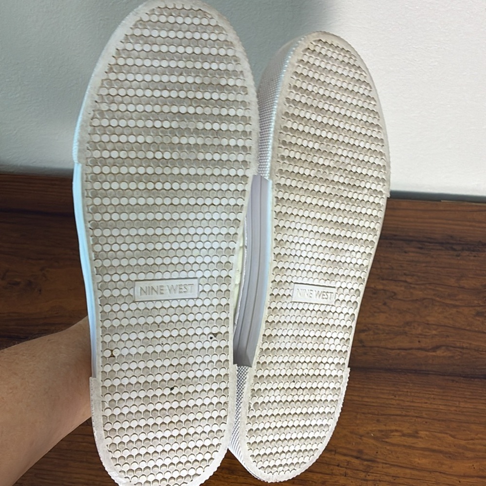 NINE WEST Women 10M Butter Yellow Off White Hola Diamond Quilted Sneaker Classic - Picture 9 of 12